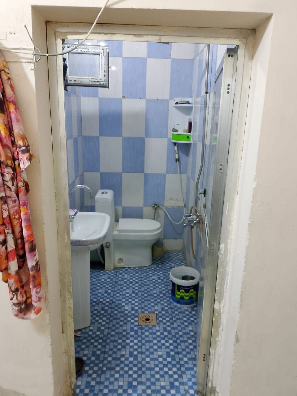 دار للبيع مساحة 75 متر الشعلة طابو ملك صرف واجهه 5 نزال 15
الطابق الاول /  غرفه نوم / استقبال / طرمة / خدمات خارجيه وداخليه 
الطابق الثاني / غرفتين كبار ومطبخ وخدمات 
البيت نظيف جداً وسعر 115وبي مجال 
للأستفسار على الرقم التالي 
***********
