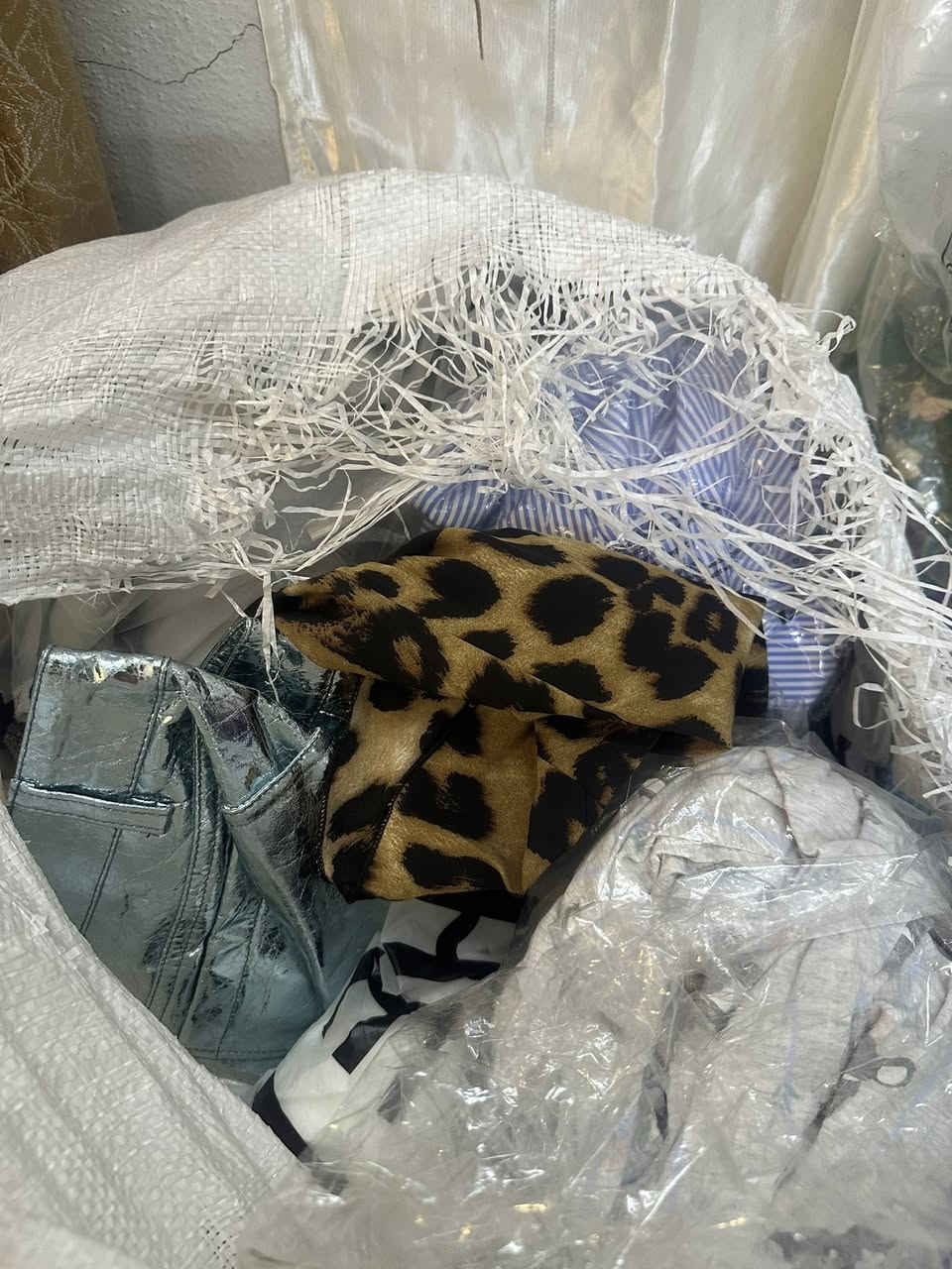 سلام عليكم شلعه ملابس دشاديش وتراكات وفساتين ولا قطعه تالفه كلهن نضافه ٩٩ وبيهن فساتين  اطفال وشي ان قيم واخذ


**إذا كنت صاحب هذا الإعلان وتريد حذفه لأي سبب، رجاءا أرسل رسالة إلى الدعم الفني**