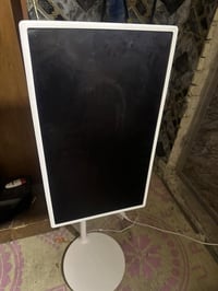 عندي هاي الشاشه البيع 07760033327