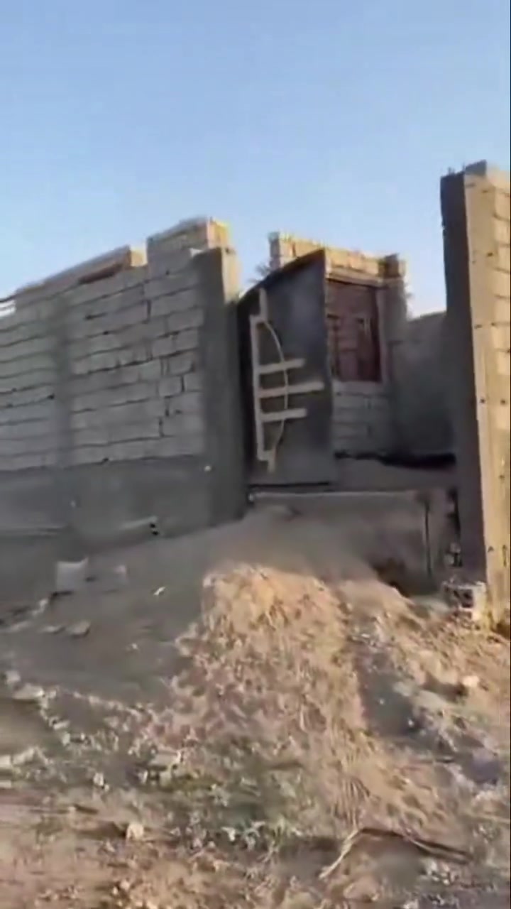السلام عليكم
هيكل مساحه 200 زراعي بناء بلوك غير مسقف بي شبابيك وباب خارجيه

محتوياته
غرفتين نوم
مطبخ صاله
استقبال
صحيات
طارمه
بسعر جدا مناسب 
العنوان طويريج الرشيده خلف دهين ابو علي
للاستفسار الاتصال على الرقم
***********
