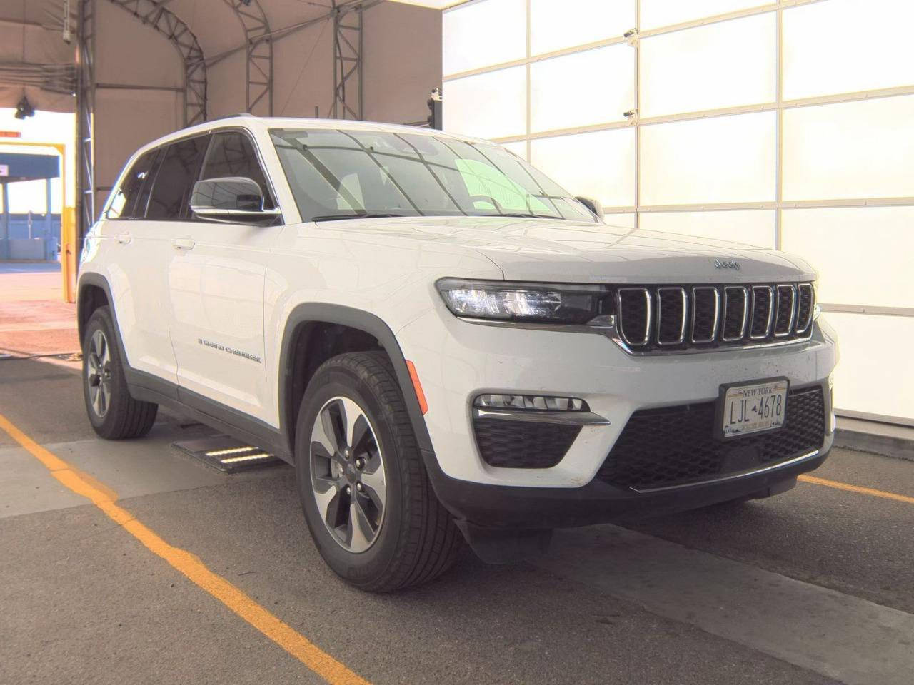 وارد امريكي فول بدون ايرباك كلين كليين دخول جديد عشاق الابيض
‏ Grand Cherokee limited 4Xe 2024 2.0L

  فول مواصفات ماشيه 42 الف ميل 

 رقم فحص

🟫 حجم المحرك ٢٠٠٠ تيربو جارج ٣٧٥ حصان مع محرك الكهرباء اسرع من الهيمي

نظام الشحن : الشحنة الوحدة تمشيك ٤٥ كيلو بدون بانزين نهائيا يعني بالداخل متحتاج بانزين بس اشحن كهرباء  

  محرك تيربو + هايبرد + بلك ان🔌

 جميع الايرباكات  سليمه   كامله

صور امريكا موجوده  بالمنشور 

🔴 2 ثنين شاشات

🔴 حساسات خلفية

🔴 ‏‎حساسات جانبيه بالمري

🔴 خمسة راكب 

🔴 رادار 360 درجة 

🔴  تحديد مسار   

🔴  تبريد قطعتين 

🔴خمس انضمة قيادة 

🔴 بانوراما 

🔴 دفع رباعي. 

🔴 كير ماوس مع وضعيات القياده المختلفه للجبال والطرق الوعره والرمال والطين

🔴 شفتات ستيرن 

🔴 هاند بريك بصمه 

🔴 ️مقود جلد + تدفئة 

🔴 شفتات ستيرن

مواصفات 

1️⃣ لايتات لد 

2️⃣ هيترات في الكشن 

3️⃣ شاشات دجتل شاشه كبيرة مع نفكيشن GPS بدون نت 

4️⃣ كراسي خزن ميموري  

5️⃣ سستم صوت ALPINEو دمام خلفي بلادي 

6️⃣ تشغيل عن بعد

7️⃣ نظام محاكاة العجلة الذكي 

8️⃣ نظام ملاحة 

9️⃣ نظام قيادة ذاتية بريك امامي خلفي اوتو (توقف ذاتي عند السهو)     

🔟 السعر 337 و بيها مجال

للاستفسار : ***********
