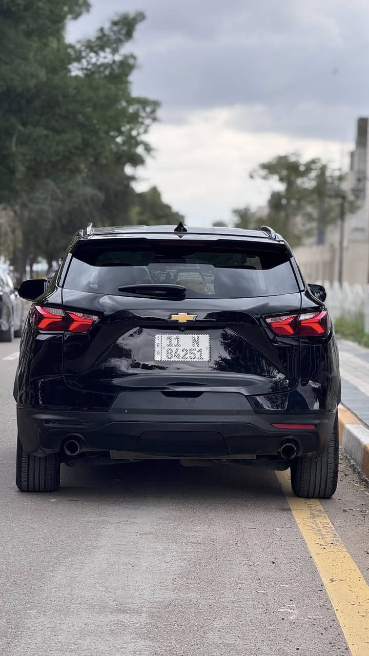 السلام عليكم 
(( بيع او مراوس )) 
بلايزر 2020 موصفات 3LT فول عدا 
البانروما محرك 6 سلندر المرغوب    (( وصور الحادث منشورات)) 
مكان السياره بغداد القادسية
سعر : 175 ورقة وبيها مجال 
للاتصال ***********
