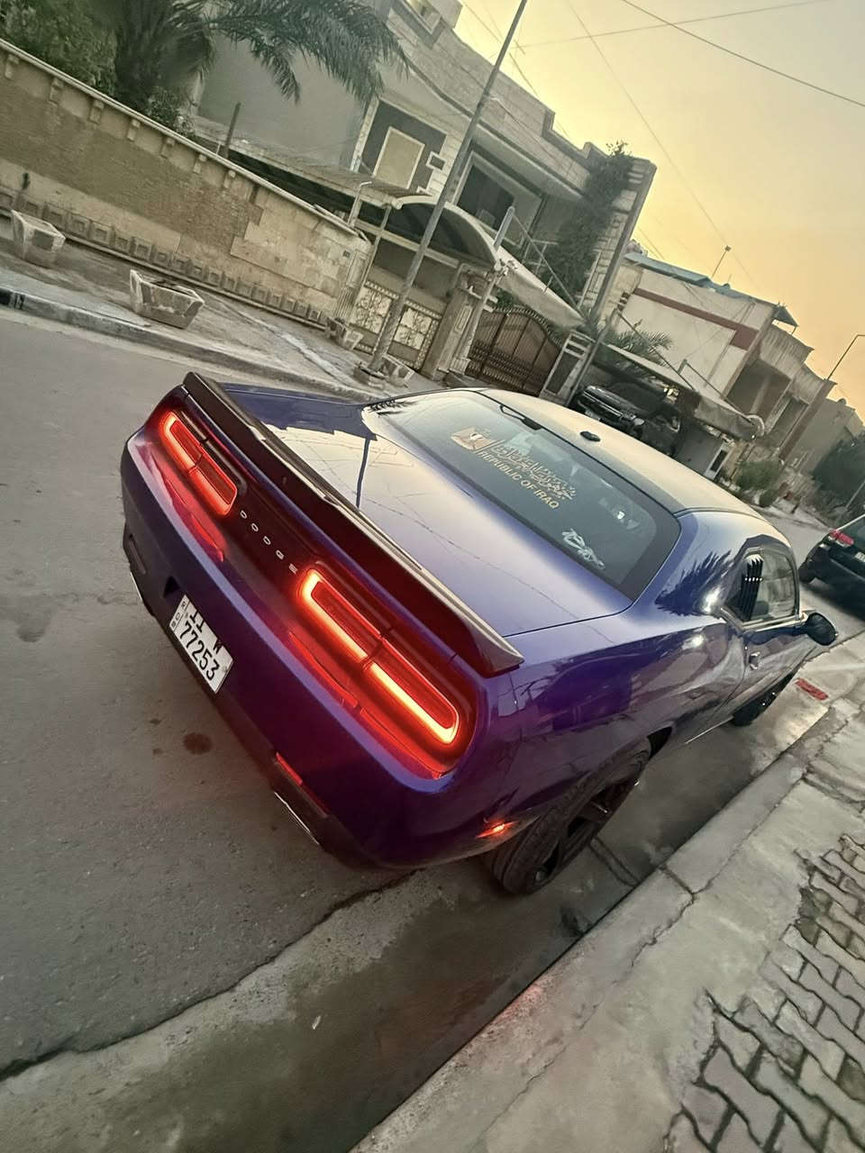 � للبيع دودج جالنجر 2019 GT 🔥
لون أزرق مميز / شكل عضلي يخبل

🚗 المواصفات:

 • الموديل: دودج جالنجر GT
 • السنة: 2019
 • اللون: أزرق
 • المحرك: 6 سلندر V6 سعة 3.6
 • القوة: 305 حصان
 • القير: أوتوماتيك

✨ المميزات:

 • لون أزرق جذاب ونادر
 • تصميم عضلي رياضي
 • شاشة لمس + بلوتوث
 • تحكم بالمقود
 • تشغيل بصمة
 • كاميرا خلفية
 • حساسات
 • مثبت سرعة
 • مكيف قوي
 • جنوط رياضية
 • أنظمة أمان كاملة

✅ الحالة:

 • السيارة نظيفة جداً
 • محرك وقير على الشرط
 • استخدام شخصي
 • جاهزة وما تحتاج شي
حادث سيارة بالصور صبغ 4قطع 

💥 سيارة فخمة وأداء قوي وثبات بالطريق
تنفع للاستخدام اليومي والسفر.

📞 للاتصال: ***********
📍 الموقع: بغداد
سعر :145وبيه مجال بسيط
