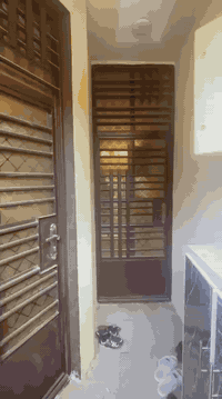 ٥٠ متر للبيع بل حريه بيت حلو ونضيف صاله ومطبخ وغرفتين
الاستفسار اتصال ع الارقام التالية 
***********
***********
