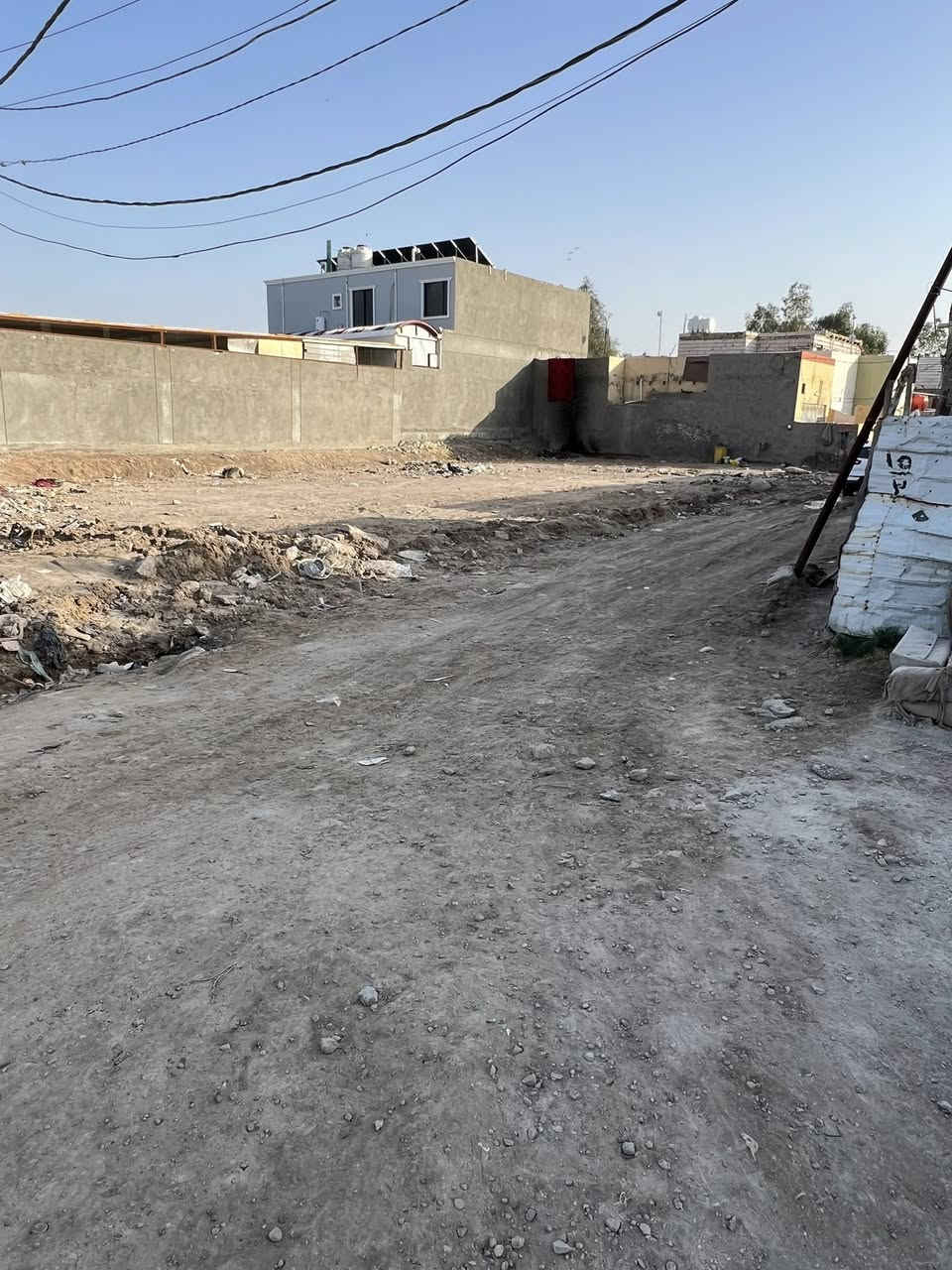 � عرصة للبيع – موقع تجاري مميز 🔴

📍 العنوان: طريق السنية، قرب صيدلية رامي، على الشارع العام
📐 المساحة: 435 متر مربع
📏 الواجهة: 16 متر
🏢 الموقع: ركن على شارعين (موقع استثماري ممتاز)

✔️ مناسبة للمشاريع التجارية والاستثمار
✔️ موقع حيوي وحركة مستمرة
✔️زراعي سند 25

📞 للاستفسار ومزيد من التفاصيل:
📍 مراجعة مكتب صناع المال للعقار
📲 *********** (واتساب)
📲 ***********

#مكتب_صناع_المال_للعقار
#عقار_للبيع
#فرصة_استثمارية
