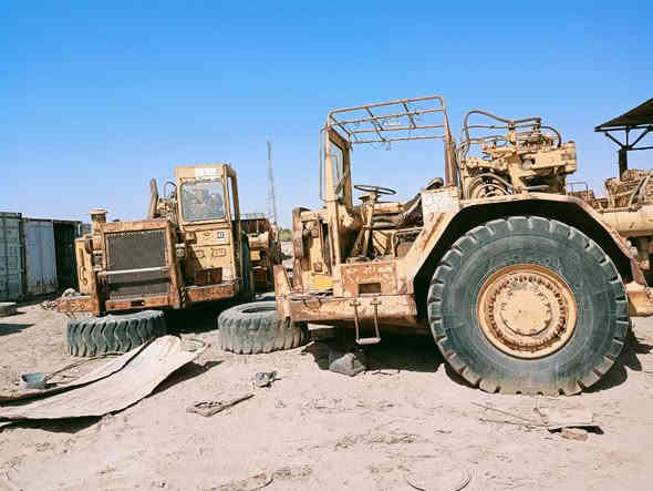 اليات للبيع 
حادلات مطاطيه عدد5
ترنبول عدد6
شفل كتربلر عدد2
شفلات كاوسكي عدد2
كمبيسرات هواء عدد3
بلدوزرات عدد4
كريدر عدد2
***********
