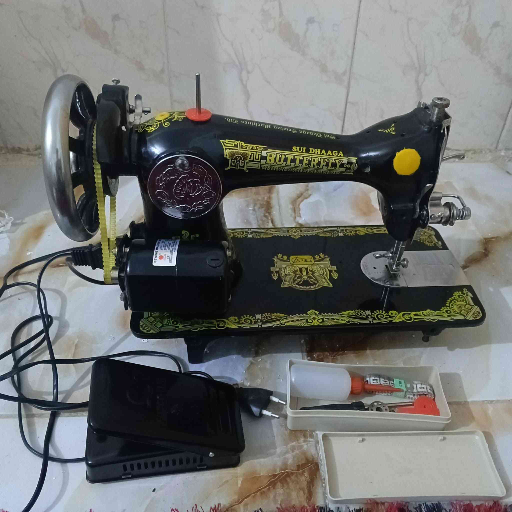 السلام عليكم مكينه جديده مامشتغله ولا دقيقه كامله هيه والموطور السعر٧٥ وبيهه مجال رقمي ***********
