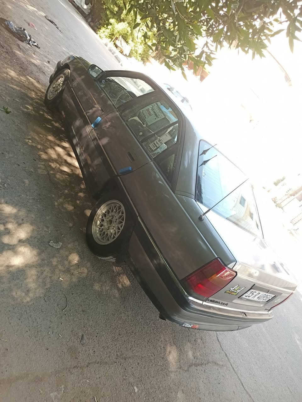 للبيع اوبل اوميكا موديل موديل1992 حجم 20 ألون فيلي سياره على وضع الشركه تخم تاير جديد ويل كروم بلادي سلايت   جامات كهرباء كهربائيات كلها على وضع الشركه بدون صبغ وبدون اي طخه سياره بلاديه لات ابو العسده  رقم الأنبار  مشروع وطني بسمي وبشرط التحويل ثاني يوم  بدون غرامات عنوان السياره في بغداد  بيع سريع ومستعجل السعر 45 وبيه مجال بسيط ***********
