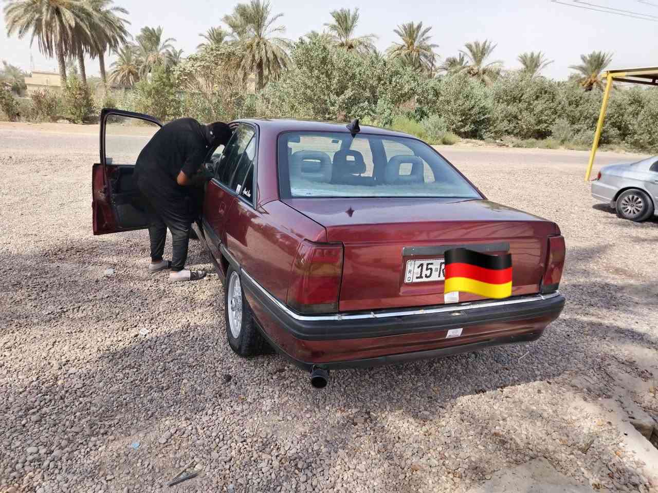 بسم الله 
مرخصت الدمن
إاوبل اوميكه 92 محرك 2000 كير عادي سياره مصبوغه جماليه بدون ضربه اومعجون لا يوجد خياس رقم انباري الدولي نفاذ اسنويه 30  بسمي شرط التحويل 
اسعر 40او بيها مجال جدن بصيط العنوان بغداد 
ناحيه الرشيد 
***********
***********
