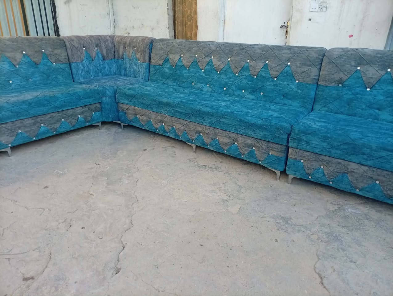 تخم تسكام نضيف كلش 10مقاعد مكاني الحله ***********
