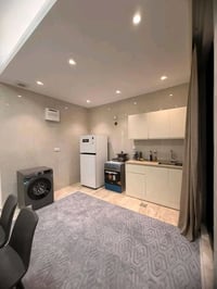 شقه Vip للايجار في حولي الجامعه  صاله مطبخ وغرفتين نوم   ط اول   ✅عدنا...