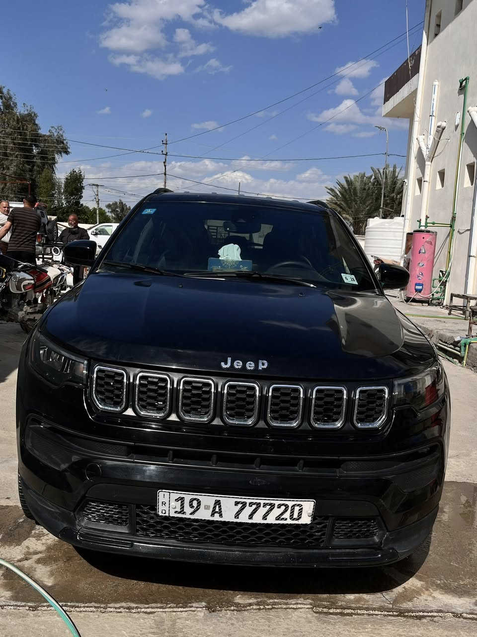 سلام عليكم 
جيب كومبارس 
وارد امريكي 
لون اسود 
موديل 2023
ماشيه16الف 
محرك 2000 تيربو 
نص فول مواصفات 
حادثه بسيط
رقم كربلاء انكليزي (رقم مميز )
السعر 165$ بيه مجال بسيط
الشراي يتصل. ***********
