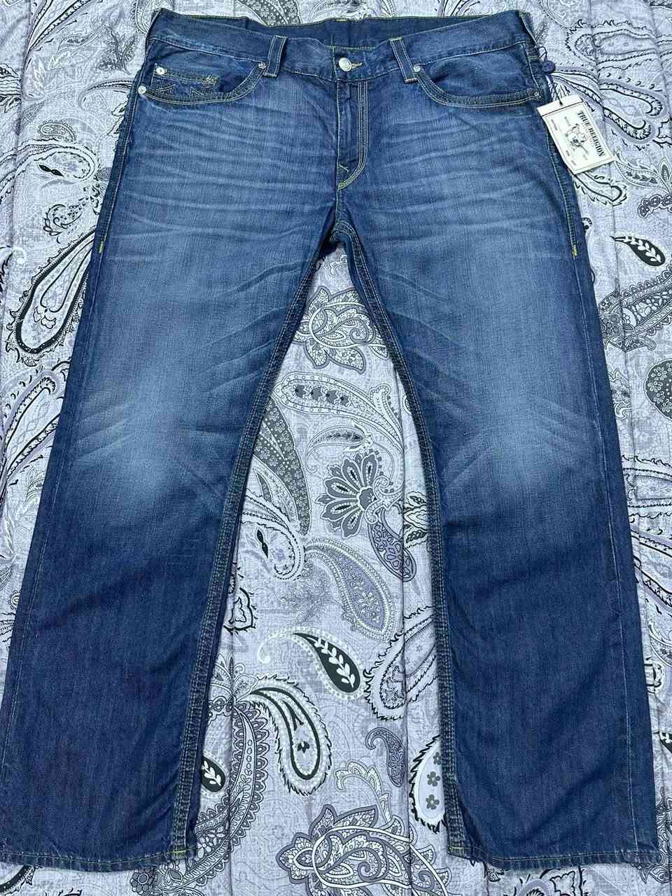 بنطرون ماركة TRUE RELIGION 
قياس 42 
طول البنطرون 116 عرض الكمر 58
الحجل 26 
السعر 30


**إذا كنت صاحب هذا الإعلان وتريد حذفه لأي سبب، رجاءا أرسل رسالة إلى الدعم الفني**