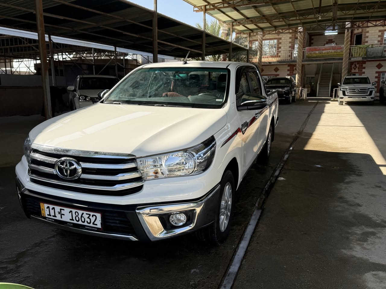 السلام عليكم
تويوتا هايلوكس موديل 2025
ماشية 4000 حقيقي 
رقم بغداد باسمي تحويل مباشر 
مكفولة كفالة عامة 
السعر 329$ وبيها مجال بسيط 
العنوان بابل جبلة 
***********
