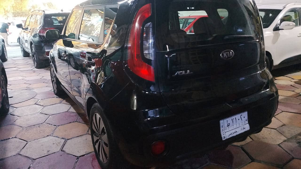 السلام عليكم 
صول للبيع موديل 16 ورد مريكي الحادث جملغ خلفي فقط 
بل عراق جملغ مامي كلير فقط..مكفول من الضرب لا تبديل 
كير محرك تبريد مكينه كفاله عامه بلادي تبريد ثلج 
رقم بغداد مشروع وطني تحويل ثاني يوم 
سعار سياره 96بي مجال شي بسيط للعنوان بغداد بلديات نتصل وتدلل عله رقم 
***********
