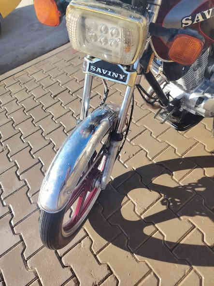 السلام عليكم دراجه للبيع 5 جيل سلف.كهربائيات كلها شغاله دراجه محرك 22 ما مفتوح؟.السعر 450 بها مجال للشرلاي يتصل على هذا الرقم.***********
