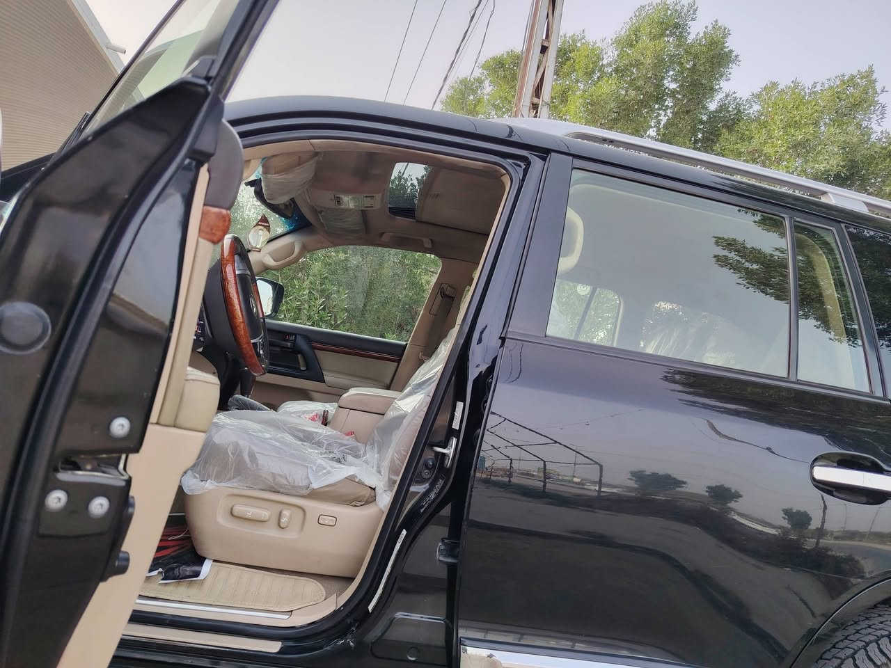 لاندكروز موديل ١٢ مكفولة
رقم شمالي جديد 
فول مواصفات
بصمه
شاشه جبيره
ثلاجه
لايت كله زنون
كشن كهرباء
حساسات
جلد
مري شفط
مري قلاب
يدات استيل
تخم تاير جديد دلوب
مكينه وكير كله جديد
مكان حله
السعر ٣١٨
الشراي يتصل ماكو خاص
***********
