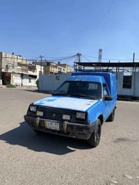 للبيع رينو بوكس موديل 1989  سعر 32 ورقه  للستفسار 07710100835