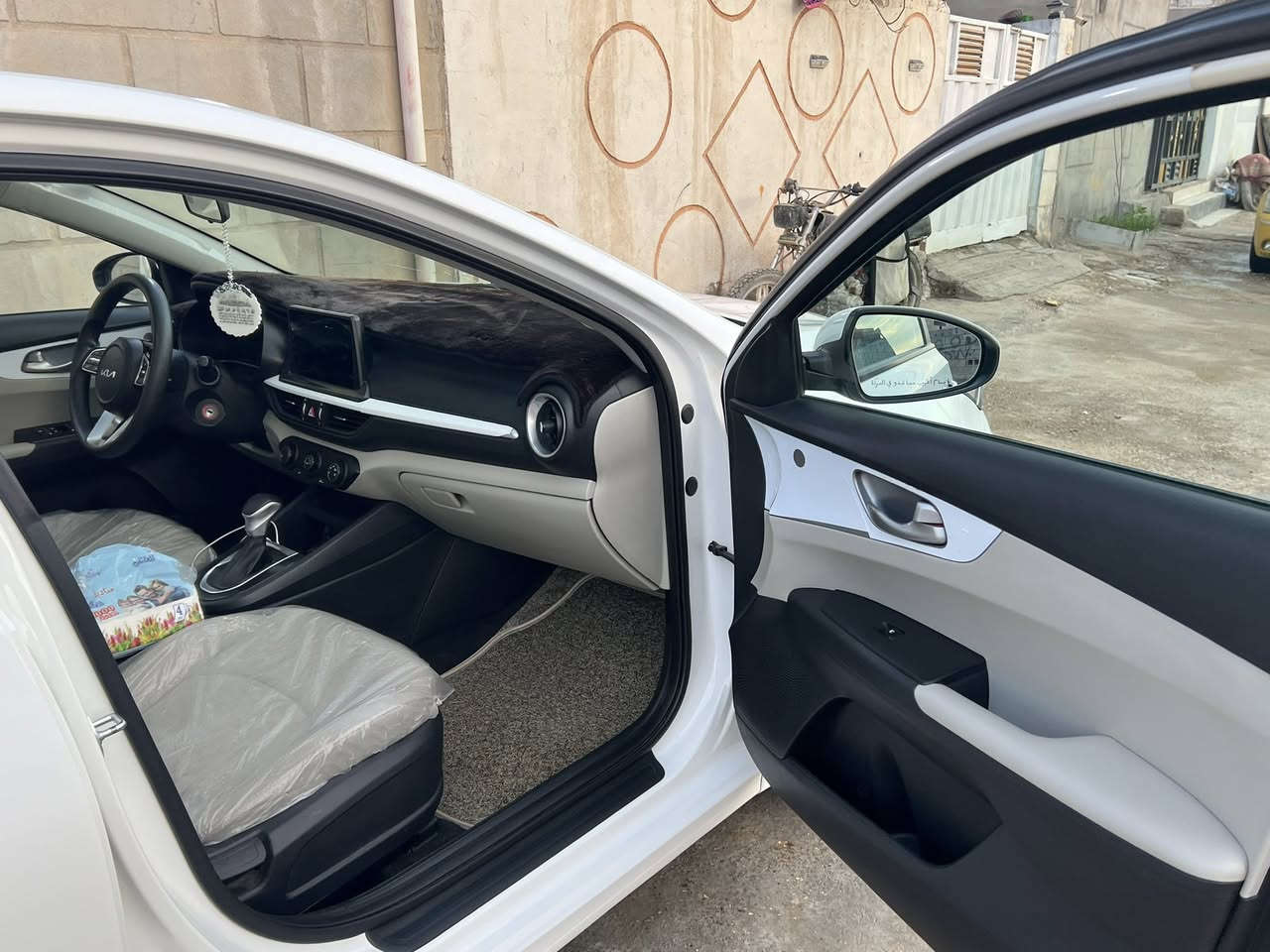 سلام عليكم كيا سيراتو خليجيه موديل 2024 مكينه 2000 دوش كير at ماشيه 120الف داخل لونين رقم اربيل شركة السعد السعر180بيهابارد بسيط للاستفسار ***********
