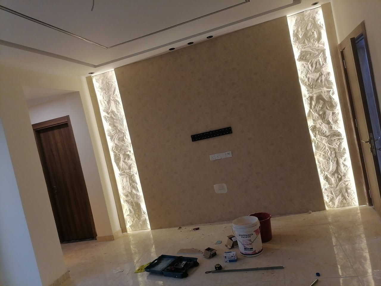 السلام عليكم
عمل الديكورات والاصباغ كافه
سقوف ثانويه جبسن بورك
بديل الرخام بديل الخشب
كافه الديكورات 
في جميع مناطق بغداد
للأستفسار  ***********
