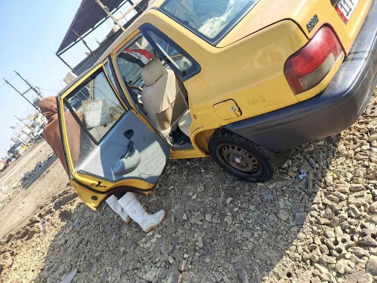 سايبه موديل ١١ رقم النكليزي بسمي مصفر سياره نضيفه كلش ما نقصه شي بس تبريد  رقمي ***********
