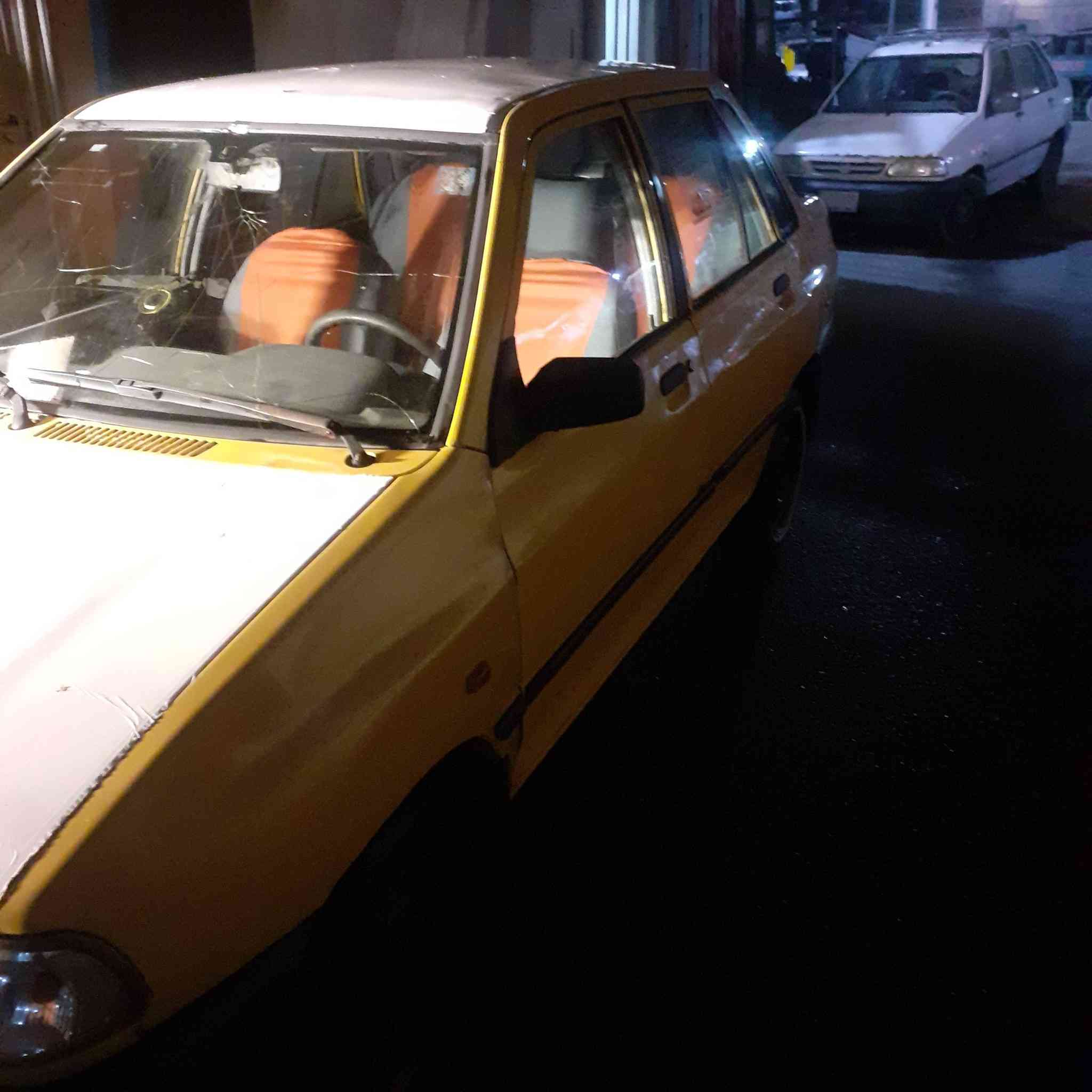 السلام عليكم سايبه للبيع موديل ١١بغداد سنويه ٢٧ شرط التحويل  هيئه وغرمات عليه ٣٠٠الف تنزل من سعره تبريد شغال محرك بي تبخير كهربائيات شغاله شرط التحويل شواصي نظيفه داخله نظيف صدره نص عمر خياسات معمره سعره ٢٥بيه مجال بسيط مكاني بغداد الاعظميه اللاستفسار الاتصال على ***********ملاحظه غير متواجد على الفيس بوك وأني ابخدمتك
