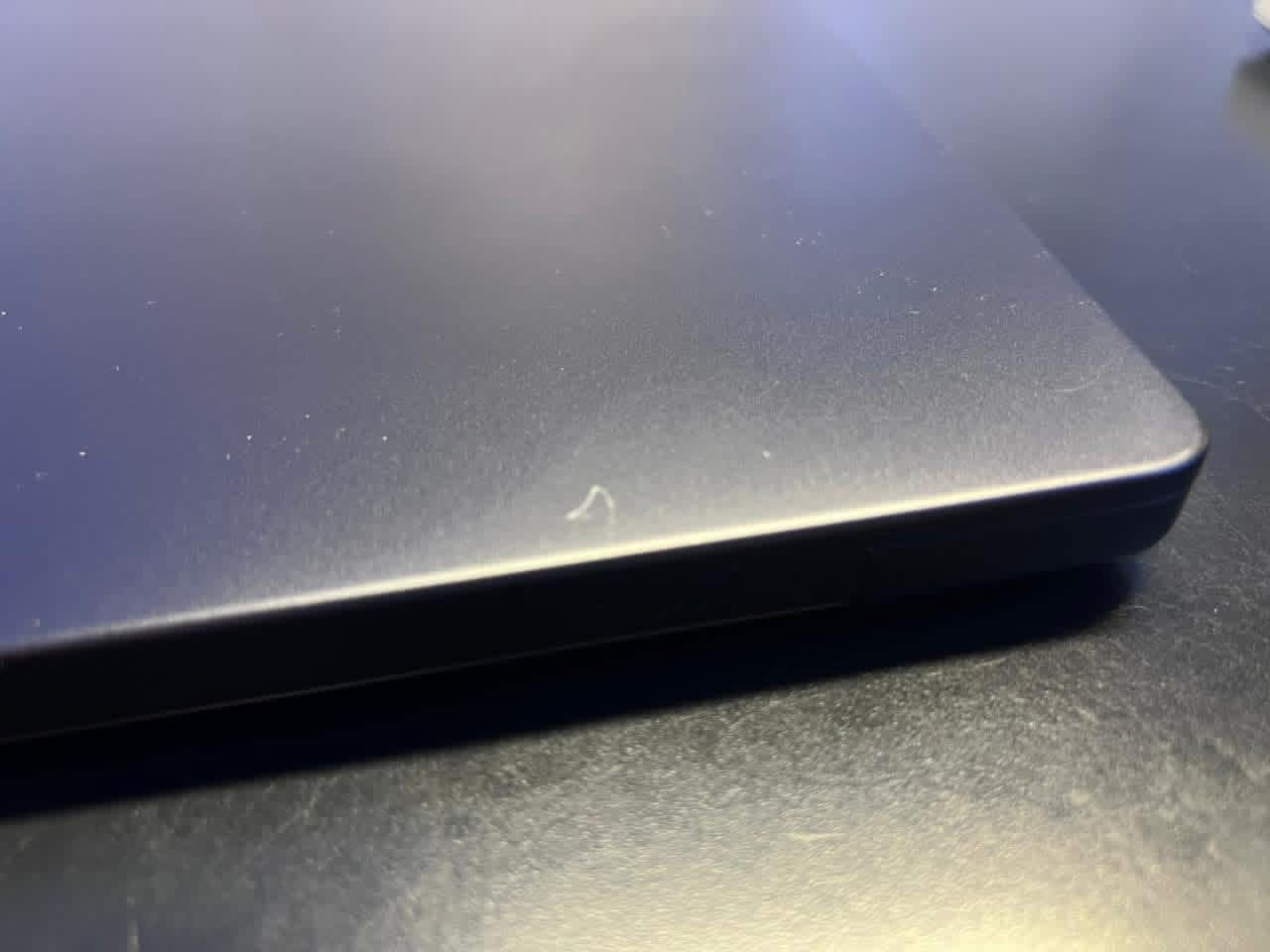 بيع فقط
MacBook Pro M3 Pro 16”

Ram 18 | SSD 500

Battery 95% - cycle 169 

Price: 2.400.000 
مجال بسيط للجادين بالشراء 

***********
