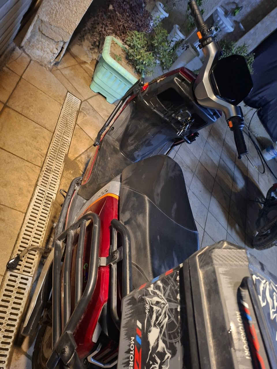 السلام عليكم
دراجه شحن شركه كارو صينيه للبيع 
مصارلي 4 اشهر من ماخذه 
تمشي سرعه 90 حقيقي 
او اكو بعد هواي مواصفات 
العنوان بغداد الكاظميه 
للاستفسار مراسله فقط مراسله الرقم :
***********
