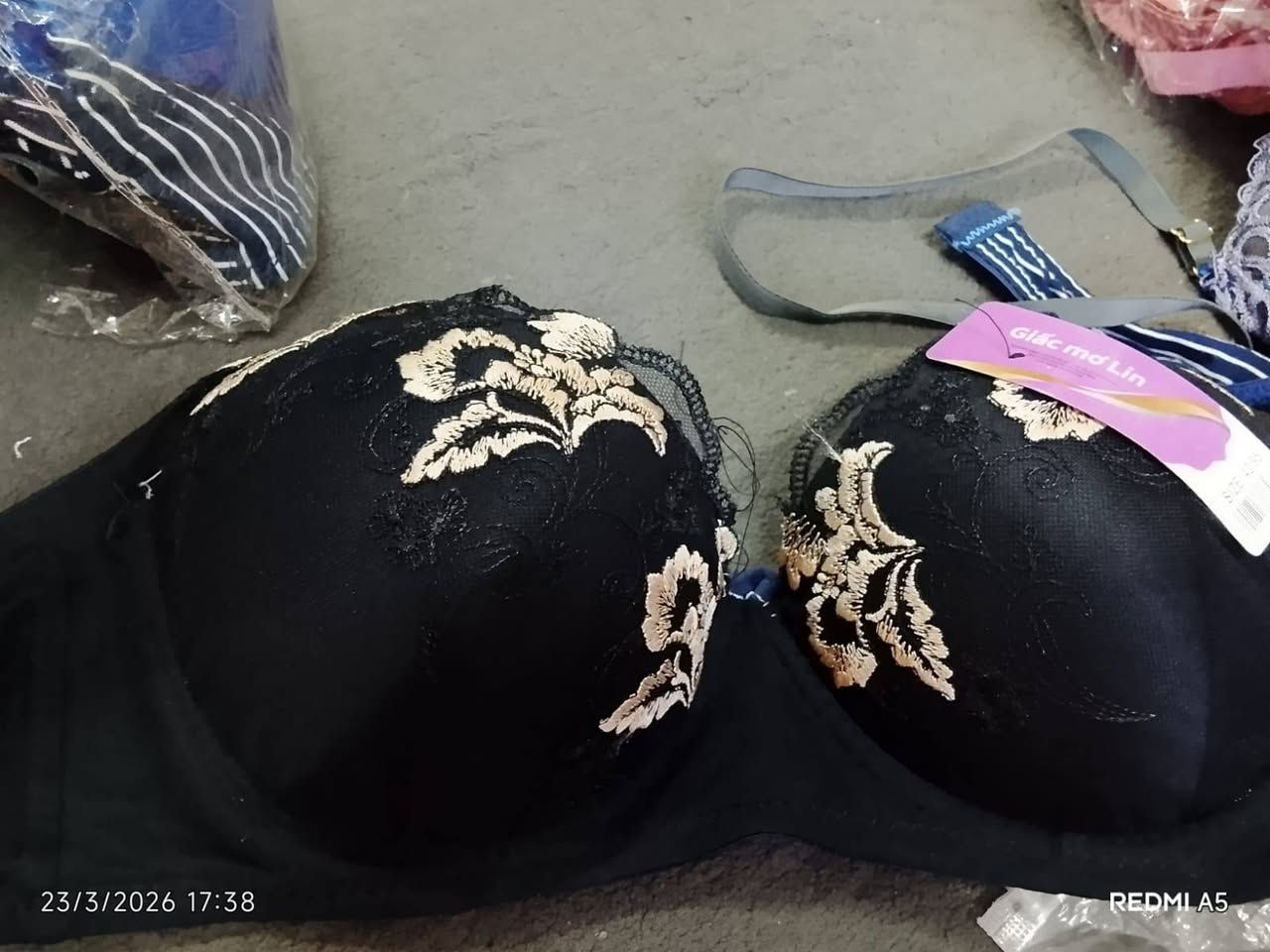 السلام عليكم ملابس نسائيه باسعار مناسبة للحجز والاستفسار راسلوني خاص او واتساب  ***********
