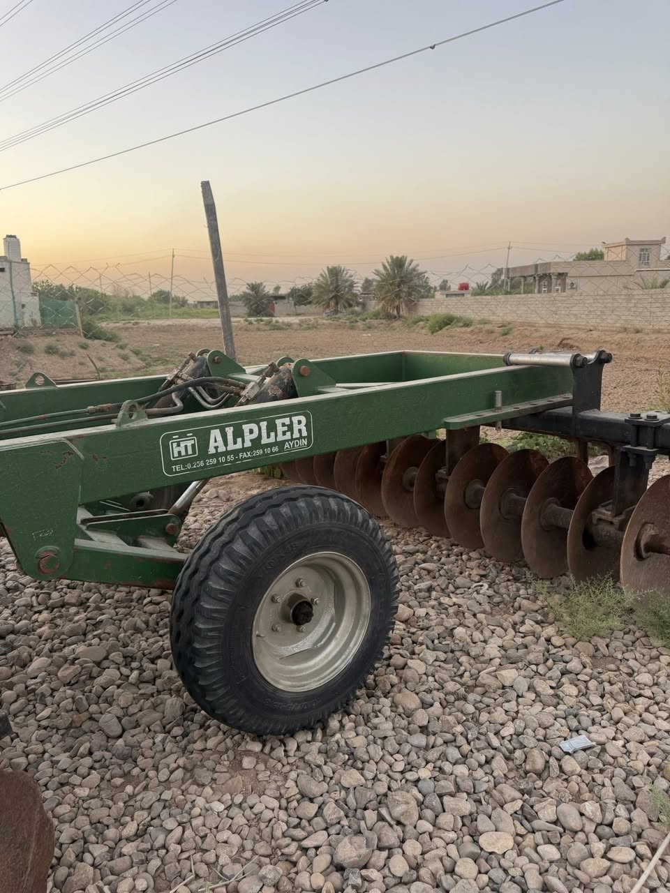 سلام عليكم 🤝
دسك البير الأصلي✅ 
حجم 24صاج وزن 2400
دبل جك نضيف جاهز للعمل 
***********واسط العزيزيه
