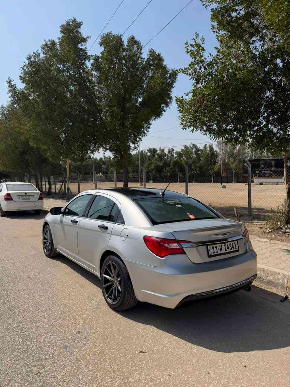 السلام عليكم
لبيع فقط 
كرايسلر C200
موديل 2012
ماشيه السياره 150 الف 
السياره عليه ادامه كامله من كلشي 
من كهربائيات و مكينه و گير 
السياره طابه للعراق كلين بالعراق صار بيه أطراف الجاملغات بارد بدون لغد أو شاصي .... اكفل السياره 
رقم بغداد الدولي الجديد هزه و سنويه
السياره متعوب عليه 
السعر 88$
***********
