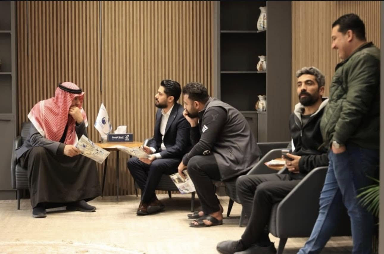 جانب من توافد السكان نحو انطلاق مبيعات مجمع الواحات السكني، بسعر 127 مليون دينار عراقي ،وبمساحات تبدأ من 240م2 رفاهية السكن… في قلب الرمادي تعلن شركة إعمار الوسط عن انطلاق مبيعات مجمع الواحات السكني، الموقع المميز مقابل جامعة الأنبار في المربع الذهبي لمدينة الرمادي، ليقدّم بيئة سكنية عصرية ومتكاملة وفق أعلى معايير الجودة، تصميم حديث، خدمات متكاملة، وموقع يجمع الراحة والقيمة الاستثمارية.
للاستفسار اكثر يرجى الاتصال او المراسله على الرقم ***********
