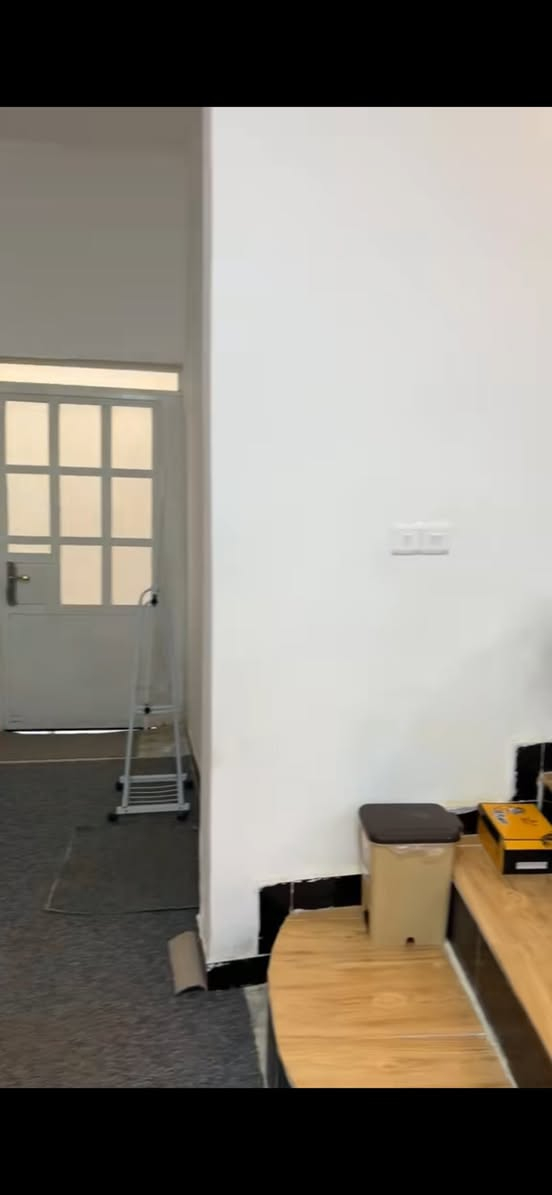 بسم الله
بسعر جداً مناسب
تقاطع القدس موقع جداً واقي 
***********
السلام عليكم 
بيت للبيع ٢٠٠ متر طابو زراعي سند ٢٥ قرار محكمه بي الموقع بعقوبه تقاطع القدس خلف البانزين خانه  غرف ٢ صاله جبيره واستقبال ومطبخ وصحيات وكراج منطقه كامل خدمات
