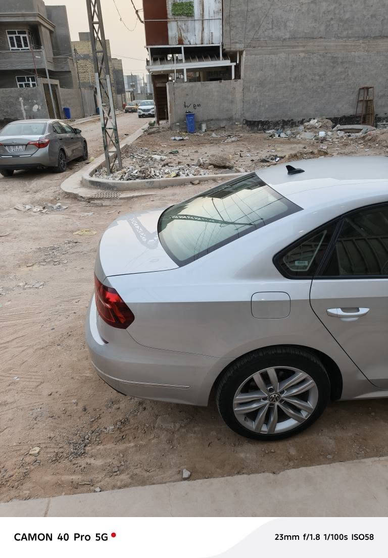 للبيع او المراوس حسب القناعة فوكسواجن باسات وارد امريكي ( كلين ) (بدون حادث) (بدون صبغ) رقم (دهوك )باسمي 
دعامية امامية فقط صبغ وبلادية وصورها موجودة من انصبغت الدعامية 
بارد شوية بالدور الخلفي وحافة بنيد والباقي كفالة من كلشي گير ومحرك وباتري وتخم تاير 
مواصفات 
محرك ٢٠٠٠ تيربو اقتصادي وسريع فتحة داخل جلد ابيض كشن هيتر والسايق كهرباء شاشة كاميرا حساس خلفي توقف ذاتي حساس اصطفاف تحكمات ستيرن رادار امامي نقطة عمياء گير سبورت وعادي 
المكان بابل او بغداد بيع او مراوس  السعر ١٦٠ $ متواجد خاص واتساب *********** واتصال *********** بغداد, العراق
