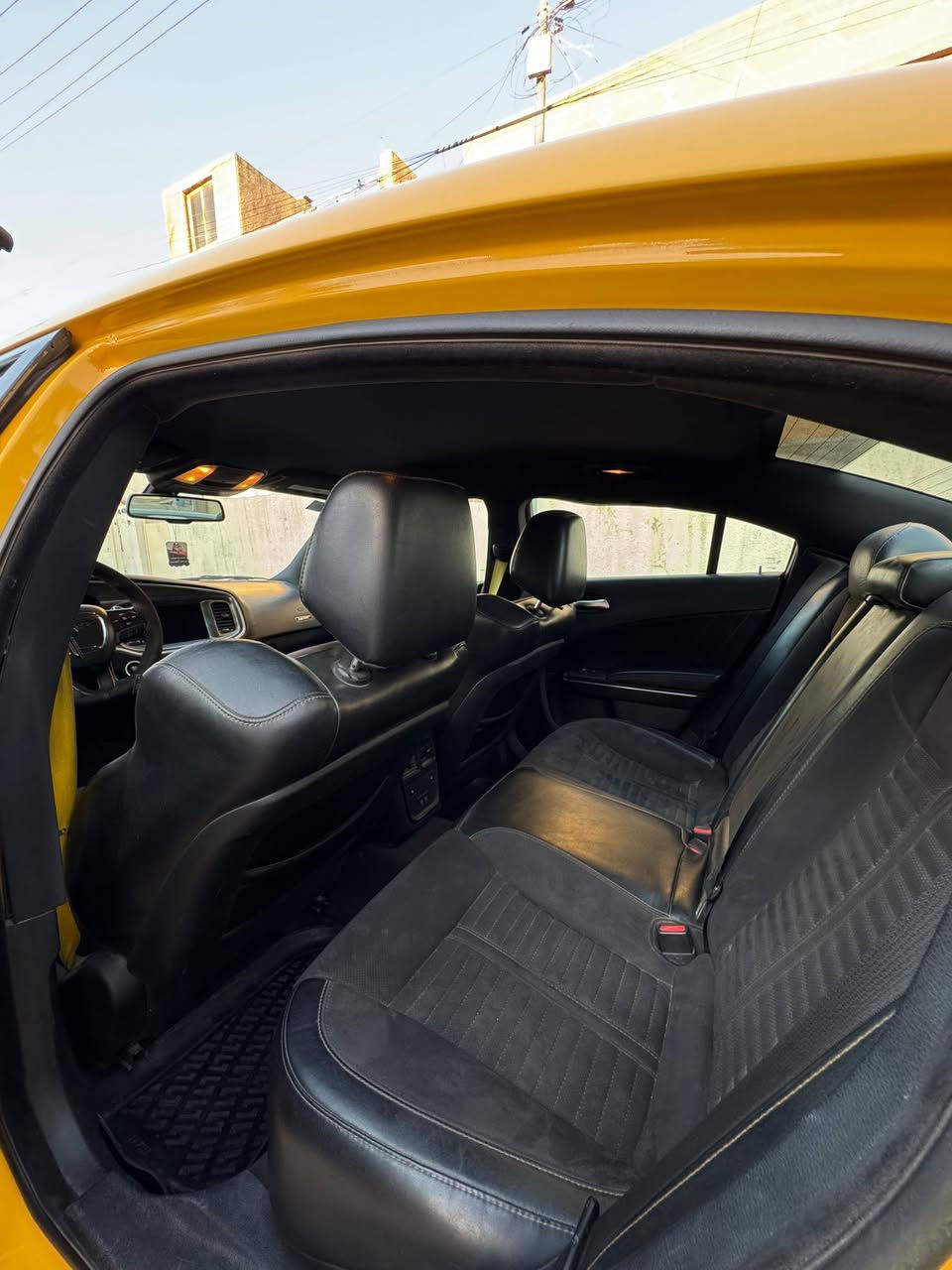 السلام عليكم 
بيع فقط
جارجر دايتونا 5700/2017
لون اصفر ليموني 
  كير محرك اكسل شرط
حادثه بنيد فقط وهنا بل عراق انطخت بل جاملغ الامامي جهة سكن وموضح بل صور
ايرباك طاك  
ماشيه ١٤٥ الف كيلو 
صدر امامي خلفي جديد
تبريد كهربائيات شرط
ويل نجمه 20  مع تخم تاير جديد
مواصفاتها كشنات كنتارا +جلد كهرباءبل اضافه تدفئه تبريد كشنتات والكشنات الخلفيه تدفئه
ستيرن هيتر +كهرباء 
خزن ميموري
شوته موبار + اويل كاجكان (بولت
كزوز بلادي اجه هوه بيها دبات سود وبس ضفتلها بوابات +داون بايب
ولف حماوه ريسنك 
مبرمج يم مصطفى ايكل
لايتاتها زارعلهن عدسات 
سياره كلش حلوه ونظيفه وبل عافيه عل ياخذها السياره بأسمي رقم بغداد الانكليزي وهزتها جديده

السعر 205  وبيها مجال
للمراسله :***********
المكان بغداد العامريه
