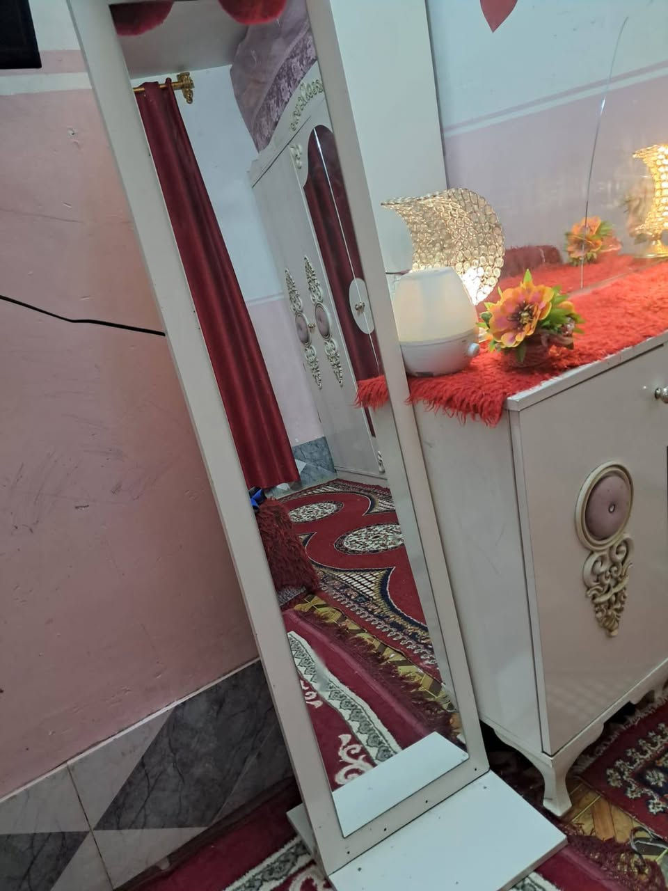 سلام عليكم غرفه تركيه البيع نضيفه بس صفحه مال جربايه طاكه ومسوينه
المكان بغداد المعامل سعر 600وبيه مجال 
رقم صاحبه 
***********
