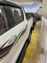 تويوتا هايلوكس 2016 وكاله ساز ماشيه 115000السياره نضيفه كلش صدر امامي ...