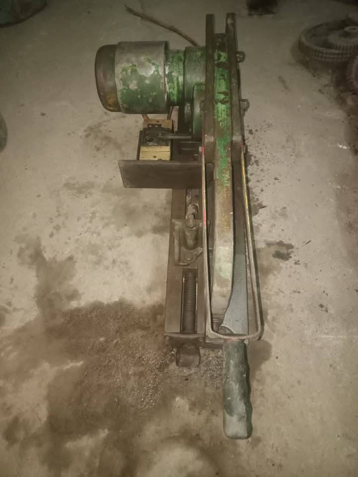 منشار ترددي و مقص حدادي و منجلة حدادي للبيع


**إذا كنت صاحب هذا الإعلان وتريد حذفه لأي سبب، رجاءا أرسل رسالة إلى الدعم الفني**