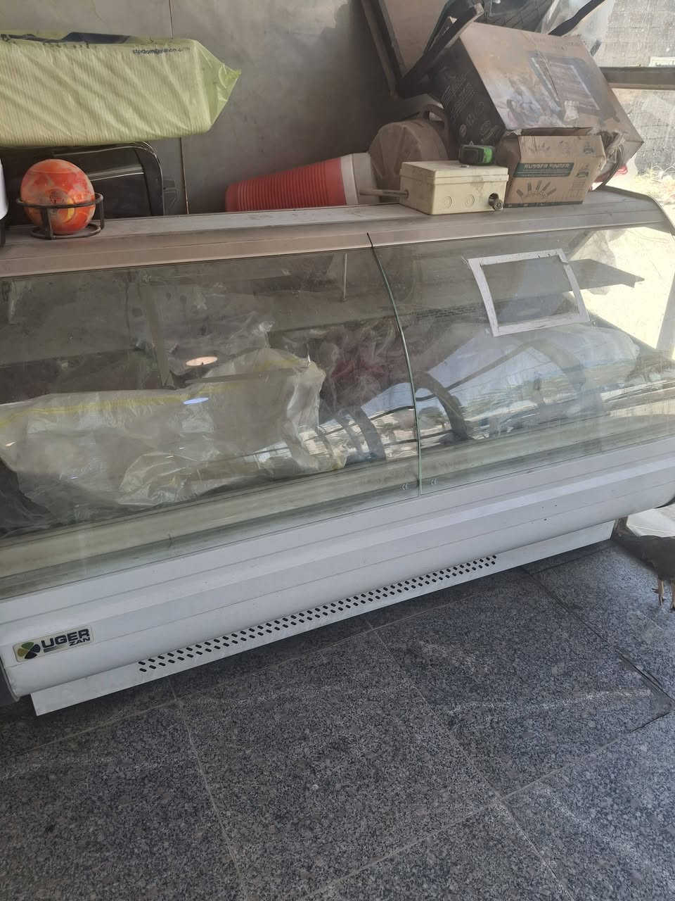 سلام عليكم عارض طول ٣ متر وثاني طول ٢مترين حباي كلبي جديدات  مكانهن كربلاء رقم ***********

