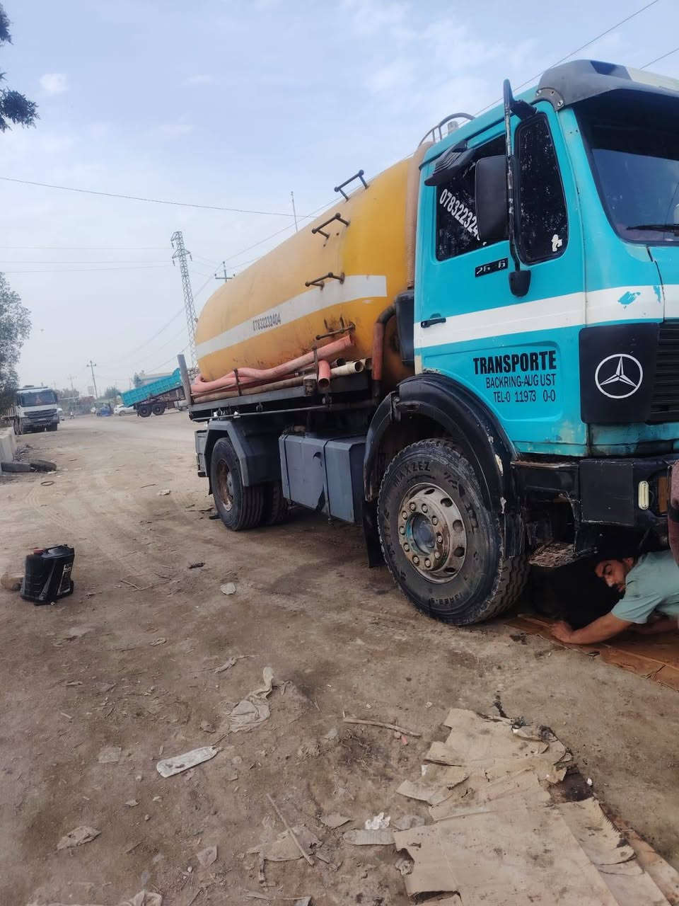 سلام عليكم ورحمة الله وبركاتة سيارة البي مديل 74 البيع تخم تاير كير جديد مكينه جديده بل سنويه تنكر بسمي رقم انكليزي تانكي مغلون 10 ملايم سيارة جديده تبريد دواخل جديده 
الستفسار ‏‪0788 405 4118‬‏
