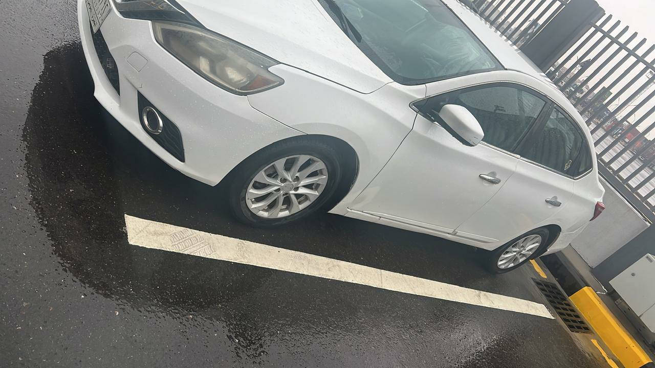 نيسان سنترا 2018 وارد امريكي محرك 1800 بيها حادث امامي ومعمره تعمير حلو نقص تبريد السعر 87 بيها مجال قليل مكاني شط العرب الكباسي الكبير 
***********
