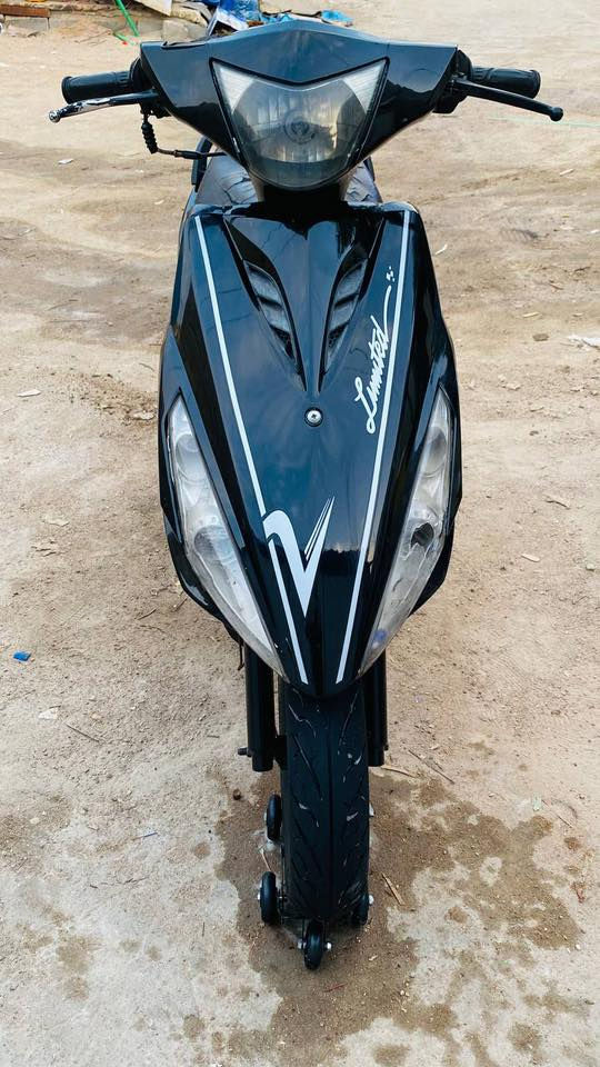 السلام عليكم ماكس مضلع ياباني للبيع كفاله عامه مامفتوحه نكره سلف كهربائياتهه كلهه شغاله كابريتر مو نوزل مكينه ناعمه شلعه ومعدل ماناقصهه شي للبيع السعر 950 وبيهه مجال قليل مكاني البصره الجزيره هاتف/***********
