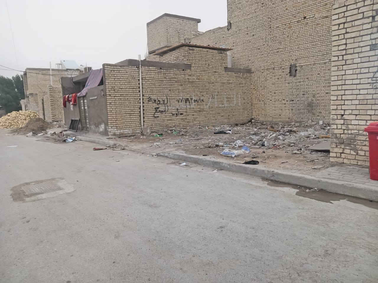 قطعه ارض مربعه ١٠٠ متر للبيع حي الكوفه مقابل بانزين خانة الجديده اول فرع بالاستدارة
اذا تريد ٥٠ منها عادي 
***********
