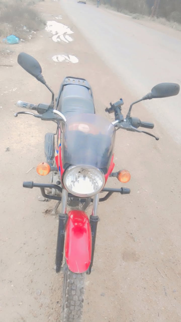 سلام عليكم دراجة بوكسر كلاسك مديل 20 دراجة حلوه بلاديه مكينه حلوه كهربائيات شغاله كلها اوراق شرط اصوالي دراجه تكره سلف عنواني بغداد زعفرانية لاتصال ***********  ملاحظه مراوس بدراجة يرانية اراوس بس حديث مو قديم
