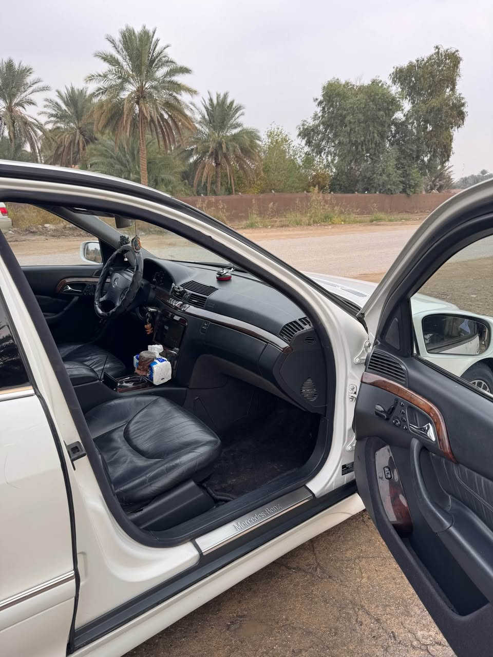 مارسدس s500 موديل 2001 مكينه 8 مصبوغه عام اثر جيلاتين مكفوله من الضربه تحويل مباشر باسمي السياره سنويه 30 تنتهي تبريد شغال سلايت ثلاجه تحكمات كهربائيات ع وضعهه باب قصير السياره واي استفسار حاضر *********** كربلاء, العراق
