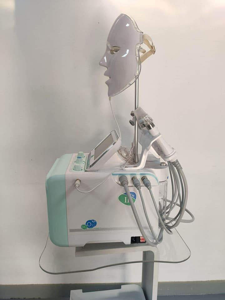 السلام عليكم جهاز هوردفيشل  للتنضيف بشره إصدار حديث جهاز فجئه طفه ابيعه طافي ماعرف شنو مشكلته وما فارغ أصلحه. ابيعه هوه وملحقاته كامل موقعي بابل حله مدينه القاسم ***********
