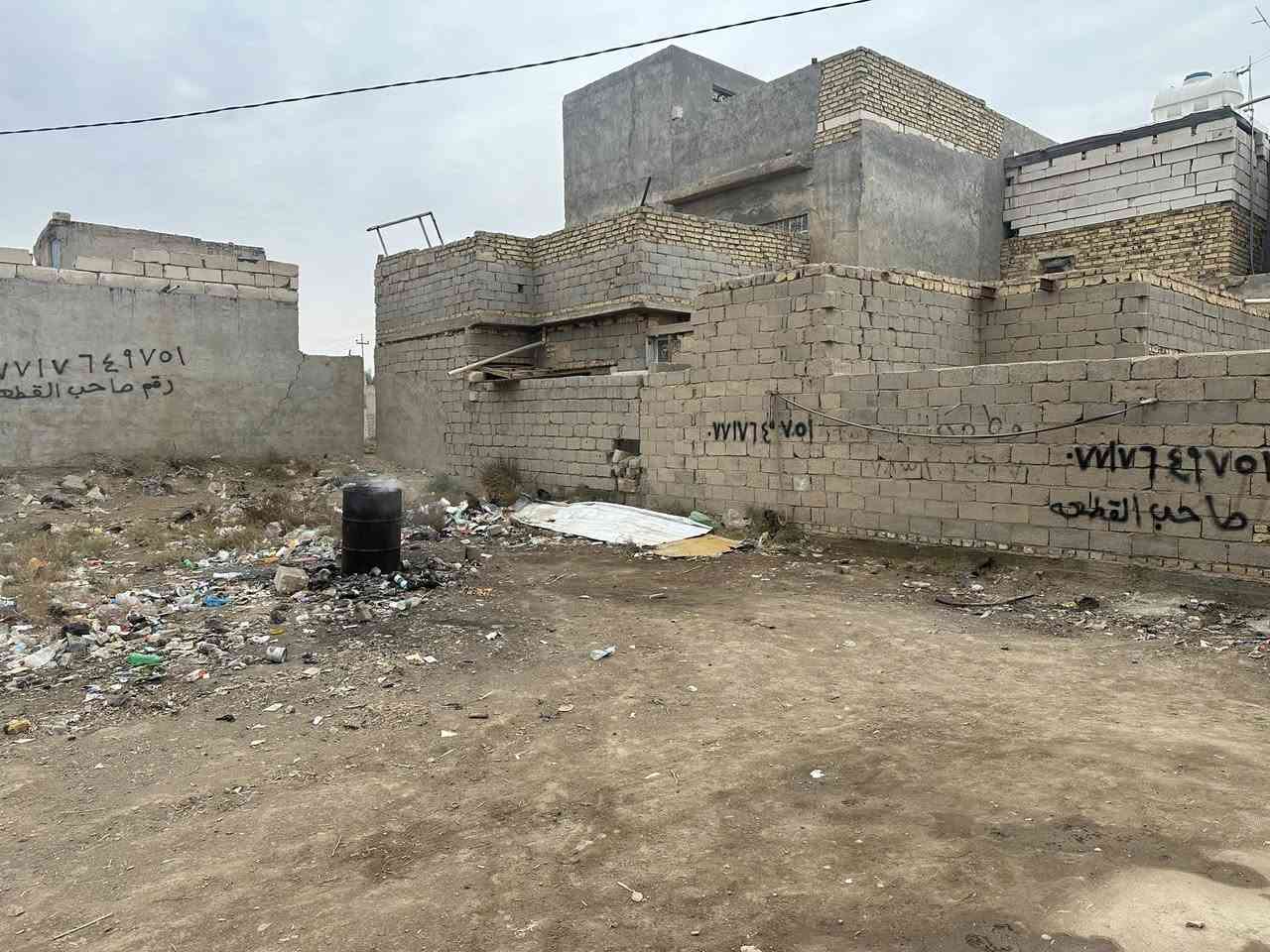 السلام عليكم قطعه ارض ٢٠٠ متر زراعي سند ٢٥ تحويل بسم المشتري مباشر المكان كربلاء طوريج قرب سيطره ام الهوى واجه ١٠ نزال ٢٠ الاستفسار *********** 
السعر ١٧ مليون تبعد عن الامام ٢٠ كيلو
