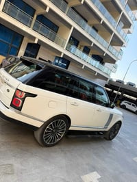 ⸻  🚗 للبيع رانج روفر السيارة نظيفة جداً وما تحتاج شي الموديل:  2019  ا...