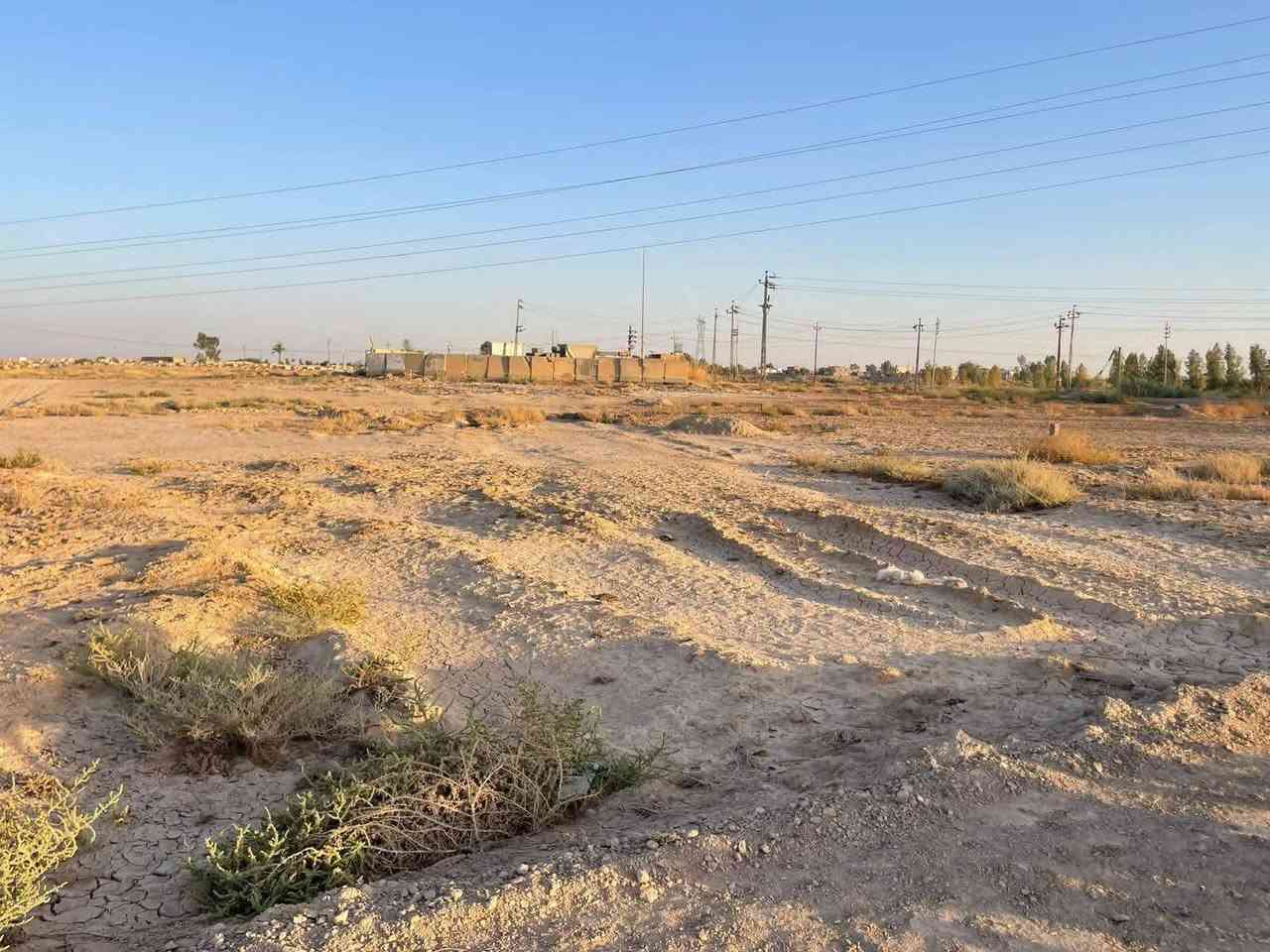 متوفر قطع اراضي 200م شارع 10م صالحه للبناء خدمات كلها واصله وقرييه على الشارع العام القطع كلها لزمه ضمان مكاتبه بصمه وتوقيع عنوانها زنكوره قرب مدرسة الخوارزمي الأهليه للاستفسار ***********
