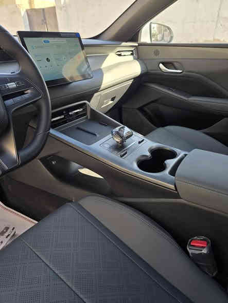 السلام عليكم للبيع بي واي دي فئه جن بلس 2025 ماشيه الف يعني بعدها بعداد الزيرو مكفوله كفاله عامه من كلشي السياره جديده وزيرو ومبينه من صورها رايدها 17800000 يعني سبعة عشر مليون وثمان مائة الف دينار عراقي مكاني بغداد للاستفسار اكثر اتصل ***********
